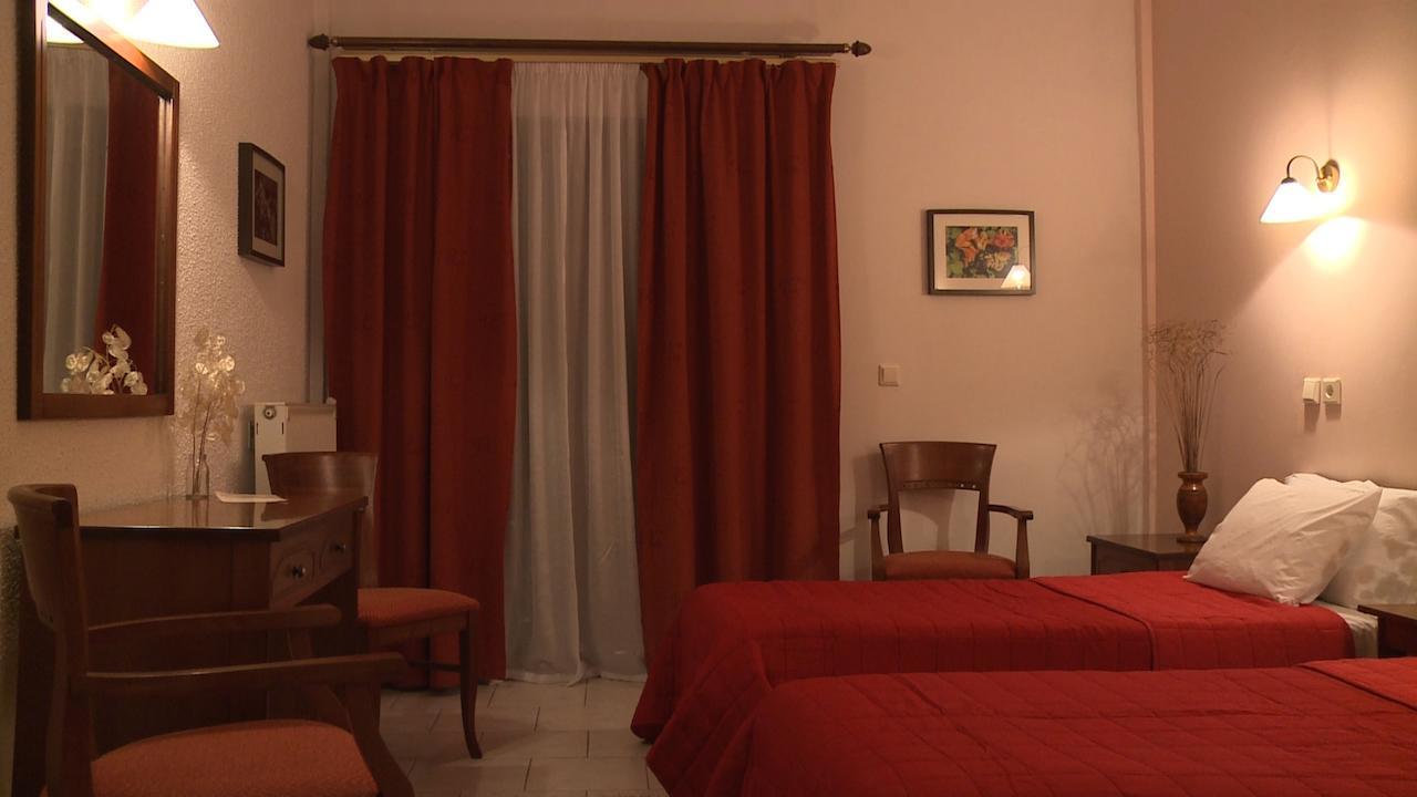Valia Calda Hotel Perivoli  Room photo